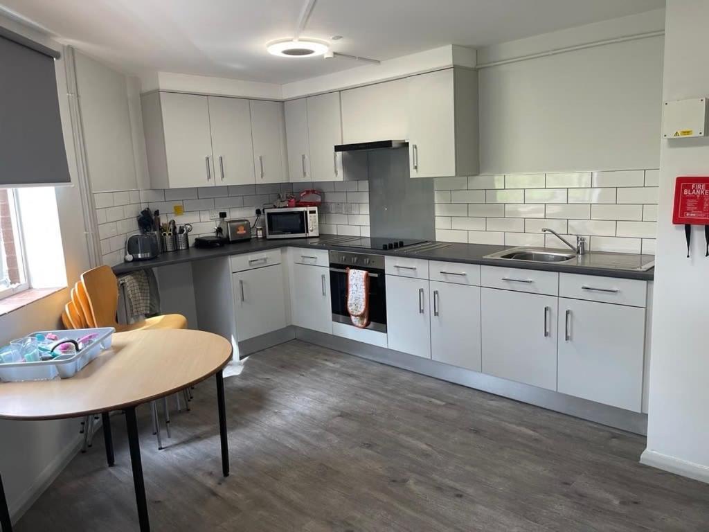 Broadgate Park Beeston Nottingham Apartment ภายนอก รูปภาพ